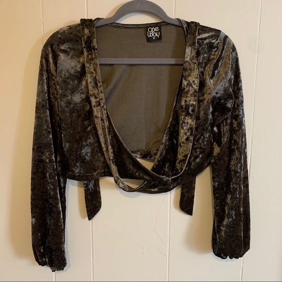LF front tie velvet crop! - Picture 3 of 8